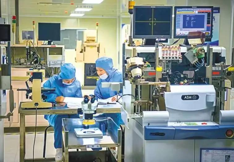 打破美、日、欧垄断！中国最牛芯片设备厂商诞生，排全球第8